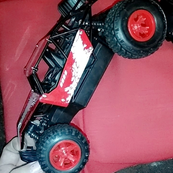 Remote control car - Picture 3 of 3